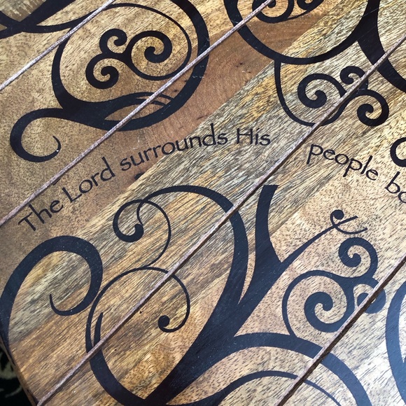 Mary & Martha solid wood round Lazy Susan. 23"circumference,Brown & Dark Brown. - Picture 4 of 7